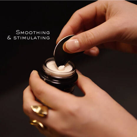 Lancôme Absolue L’Extrait The Elixir Eye Treatment Secondary image
